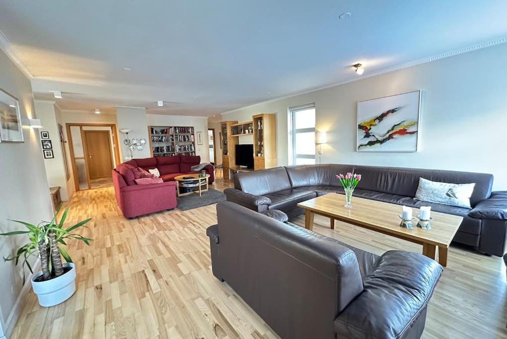 Spacious And Family Friendly Apartment In Reykjavik Luaran gambar